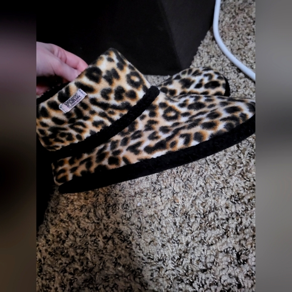 Victoria Secret PINK Cheetah Print Slipper Booties (RARE & HTF)(5-6)(NWOT) - Picture 4 of 5